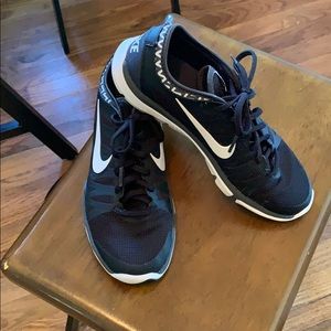 Nike Black Athletic Shoes